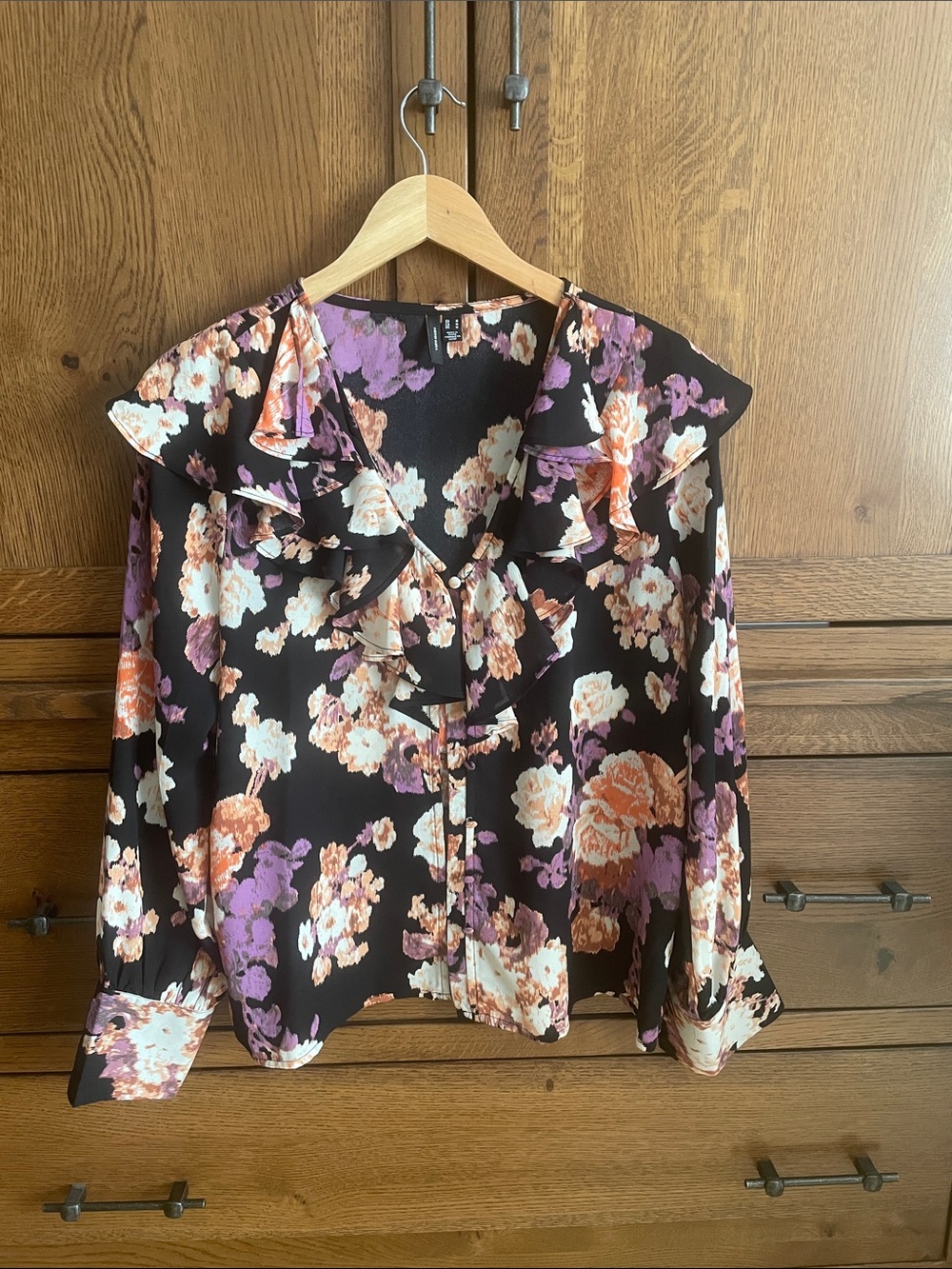 Vero Moda Black Floral Ruffle V-Neck Blouse